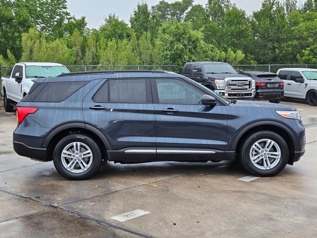 Used 2024 Ford Explorer XLT RWD video 4