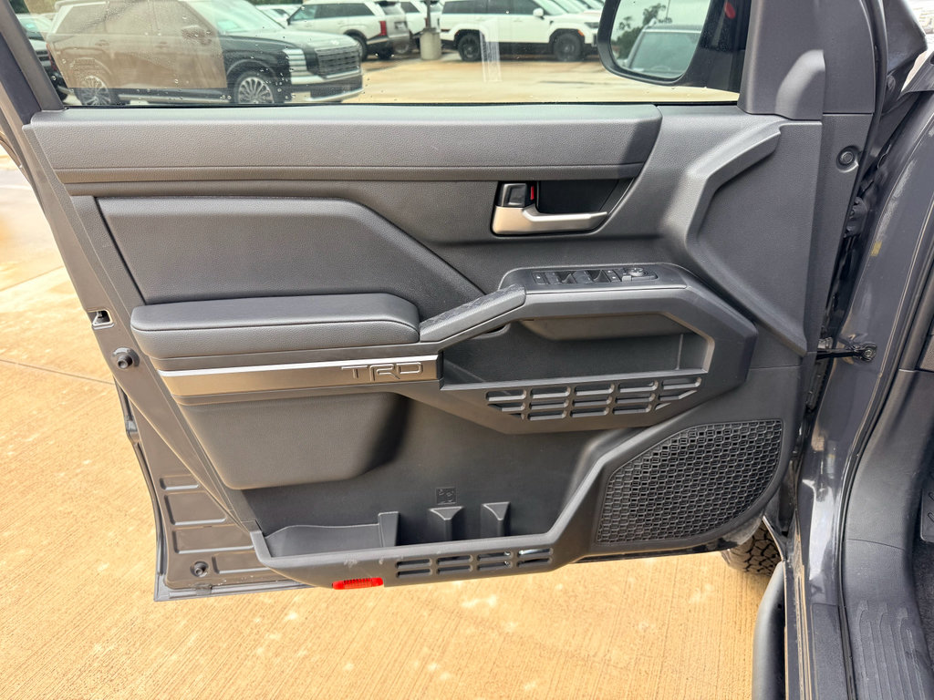 Used 2025 Toyota Tacoma TRD Off-Road AWD/4WD image 9