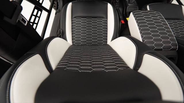 Used 2025 Jeep Gladiator Sport image 26