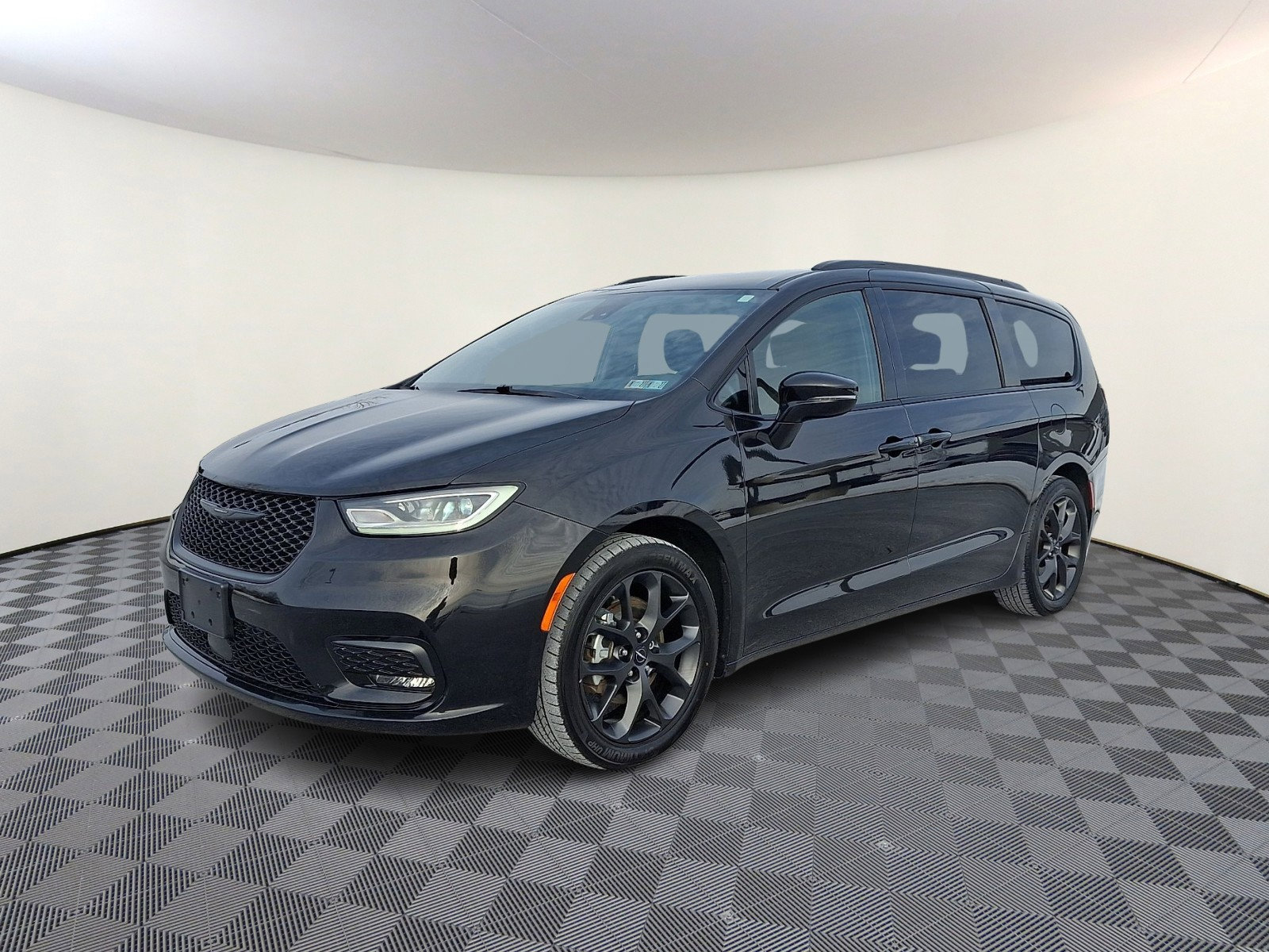 Used 2021 Chrysler Pacifica Touring w/ S Appearance Package