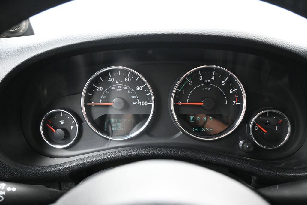 Used 2013 Jeep Wrangler Unlimited Rubicon w/ Connectivity Group AWD/4WD image 15