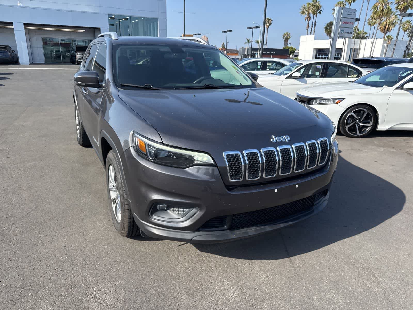 Used 2019 Jeep Cherokee Latitude Plus FWD image 7