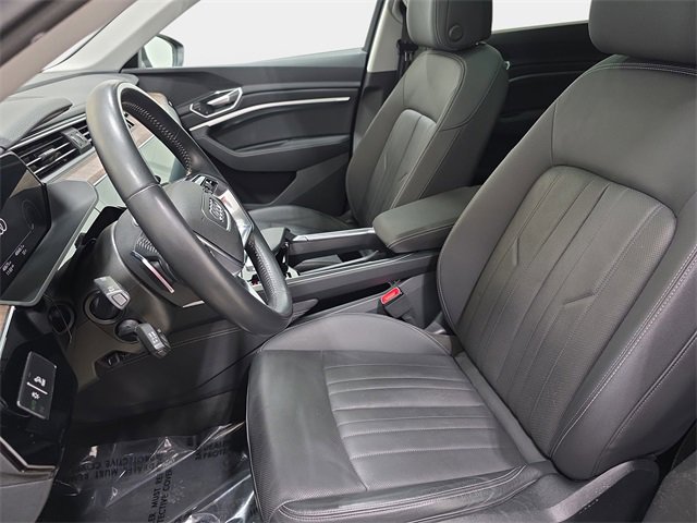 Used 2020 Audi e-tron Premium Plus image 14