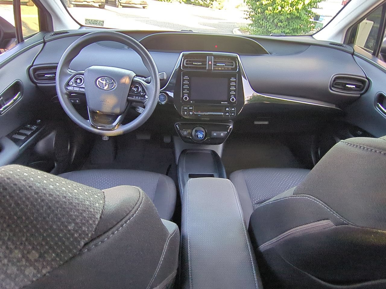 Used 2022 Toyota Prius LE FWD image 19