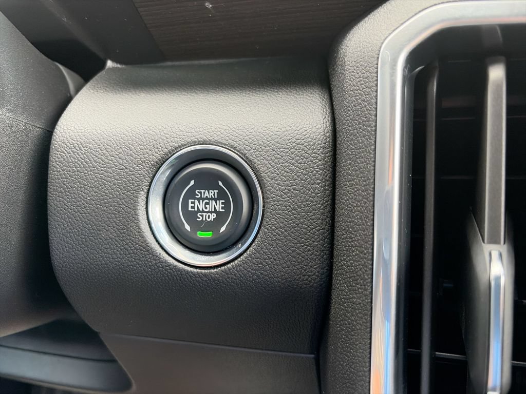 New 2026 GMC Acadia Denali FWD image 23
