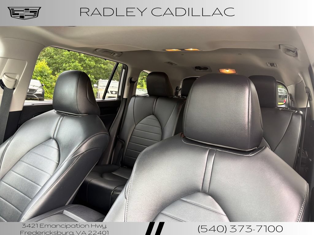Used 2020 Toyota Highlander XLE AWD/4WD image 2