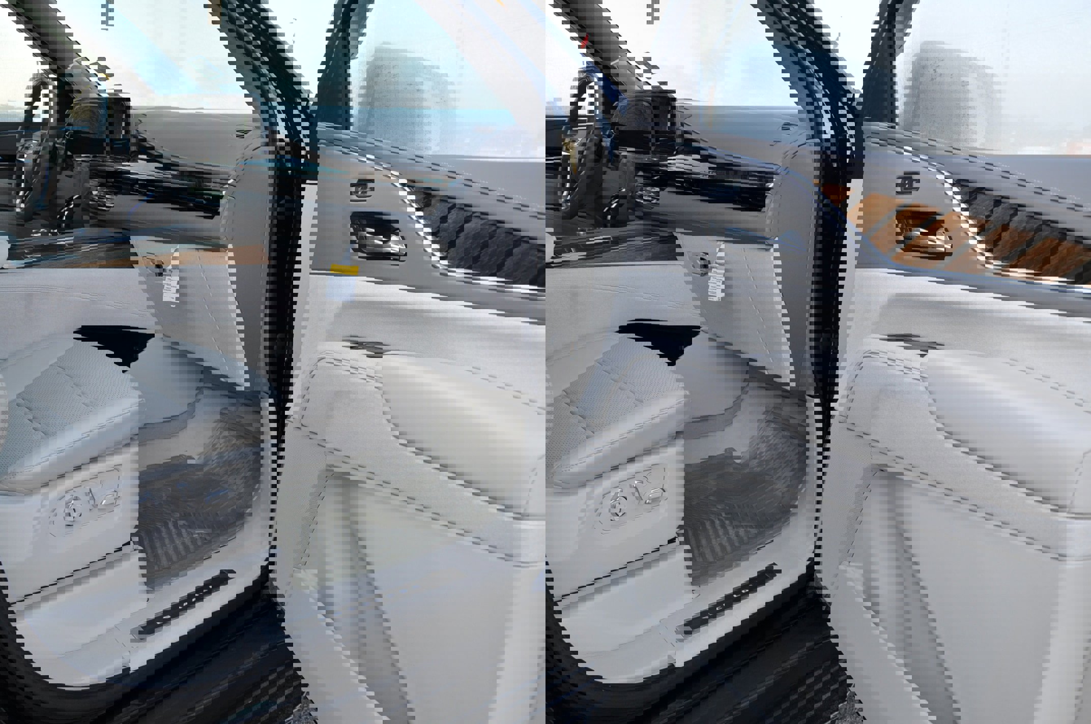 Used 2021 Cadillac Escalade Premium Luxury Platinum image 17