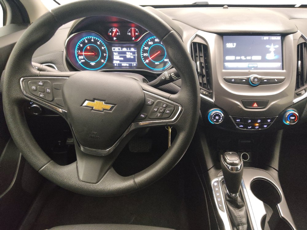 Used 2018 Chevrolet Cruze LT FWD image 22