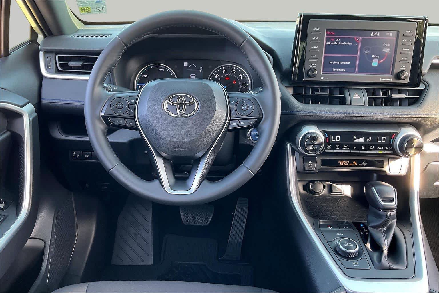 Used 2022 Toyota RAV4 SE AWD/4WD image 6