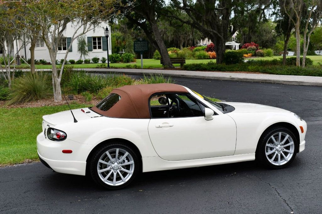 Used 2007 MAZDA MX-5 Miata Grand Touring w/ Premium Pkg image 32