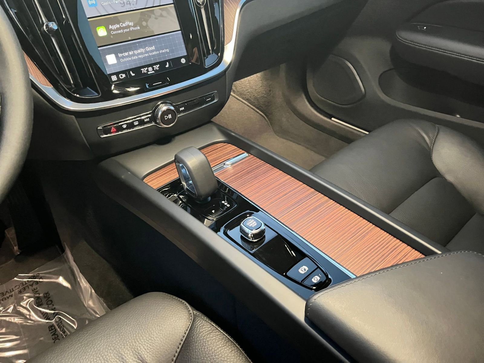 Used 2025 Volvo V60 B5 Cross Country Plus image 40