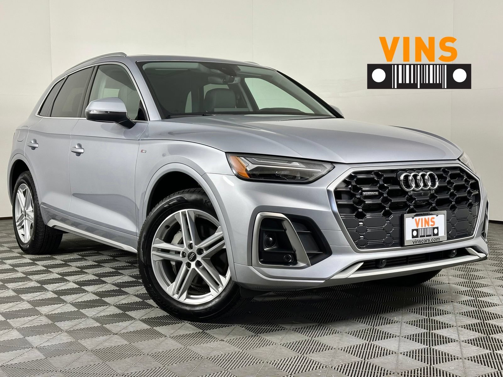 Used 2024 Audi Q5 e Premium Plus