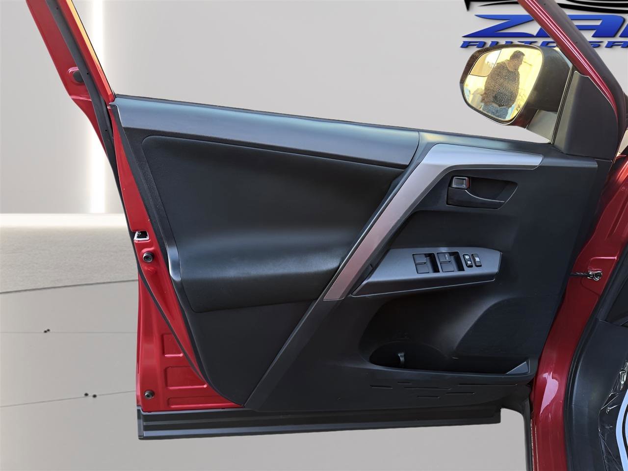 Used 2017 Toyota RAV4 LE w/ Carpet Mat Package image 15