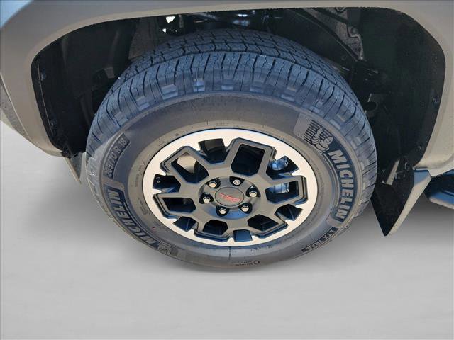 Used 2025 Toyota 4Runner TRD Off-Road image 12
