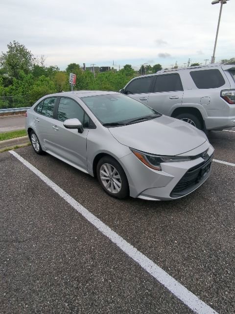 Used 2024 Toyota Corolla LE w/ LE Premium Package FWD image 7