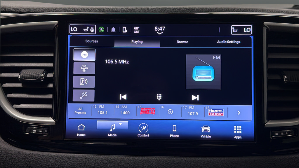 Used 2024 Chrysler Pacifica Touring-L FWD image 14