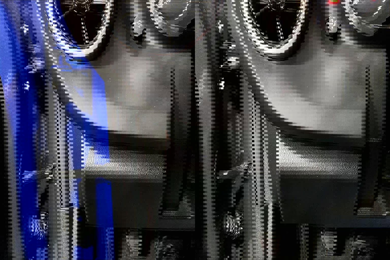 Used 2020 Chevrolet Camaro LT image 29