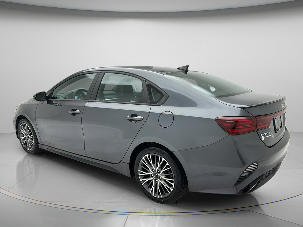 Used 2022 Kia Forte GT-Line w/ GT-Line Premium Package FWD image 4