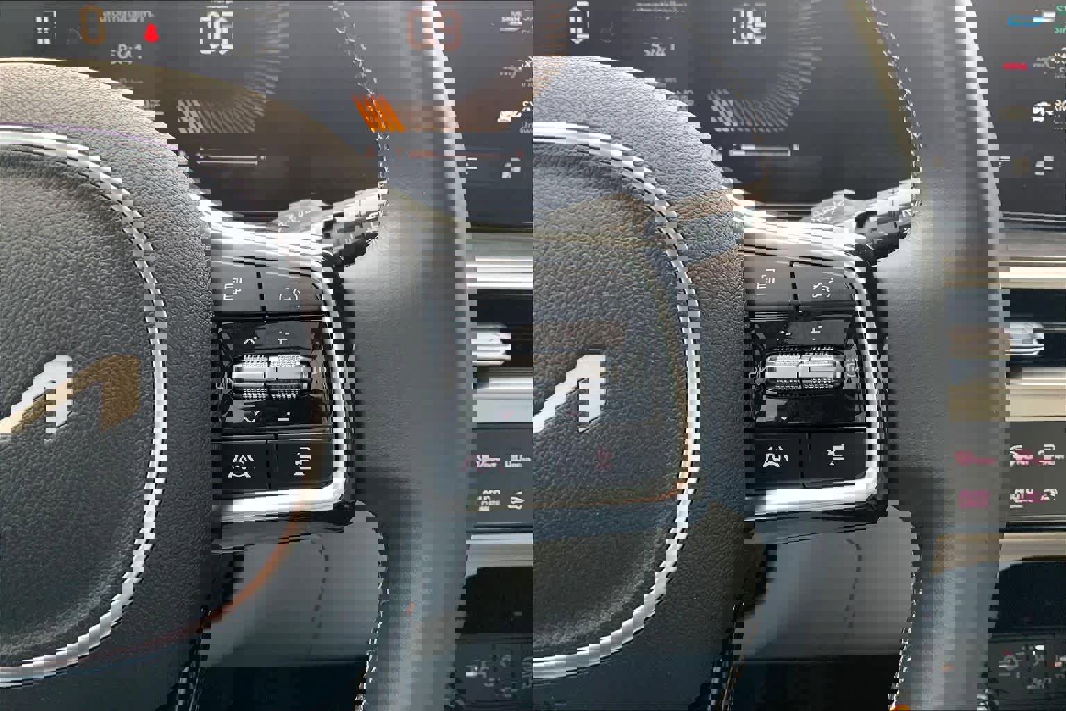 Used 2025 Kia Sorento S image 25