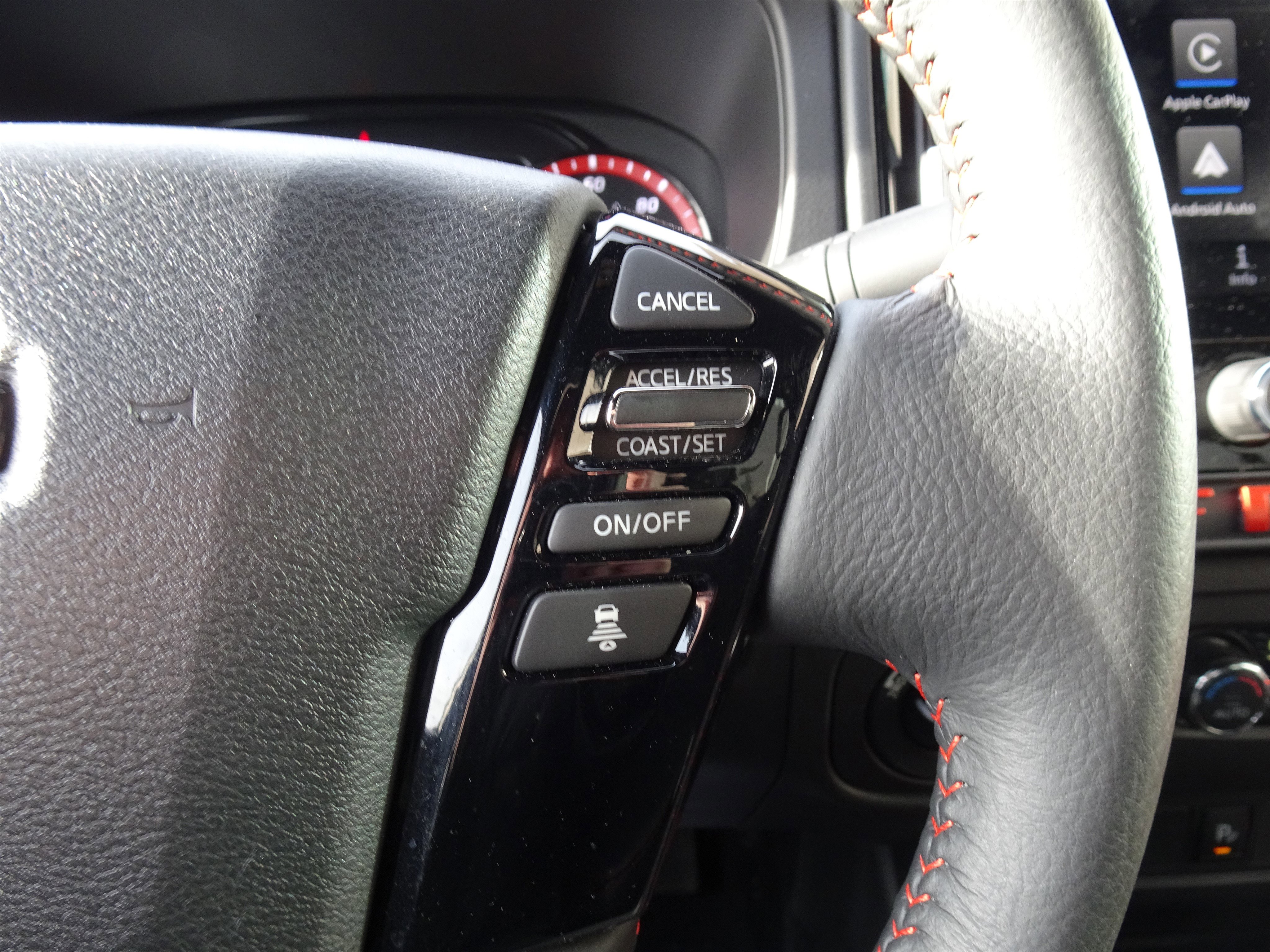 Used 2025 Nissan Frontier PRO-4X image 24