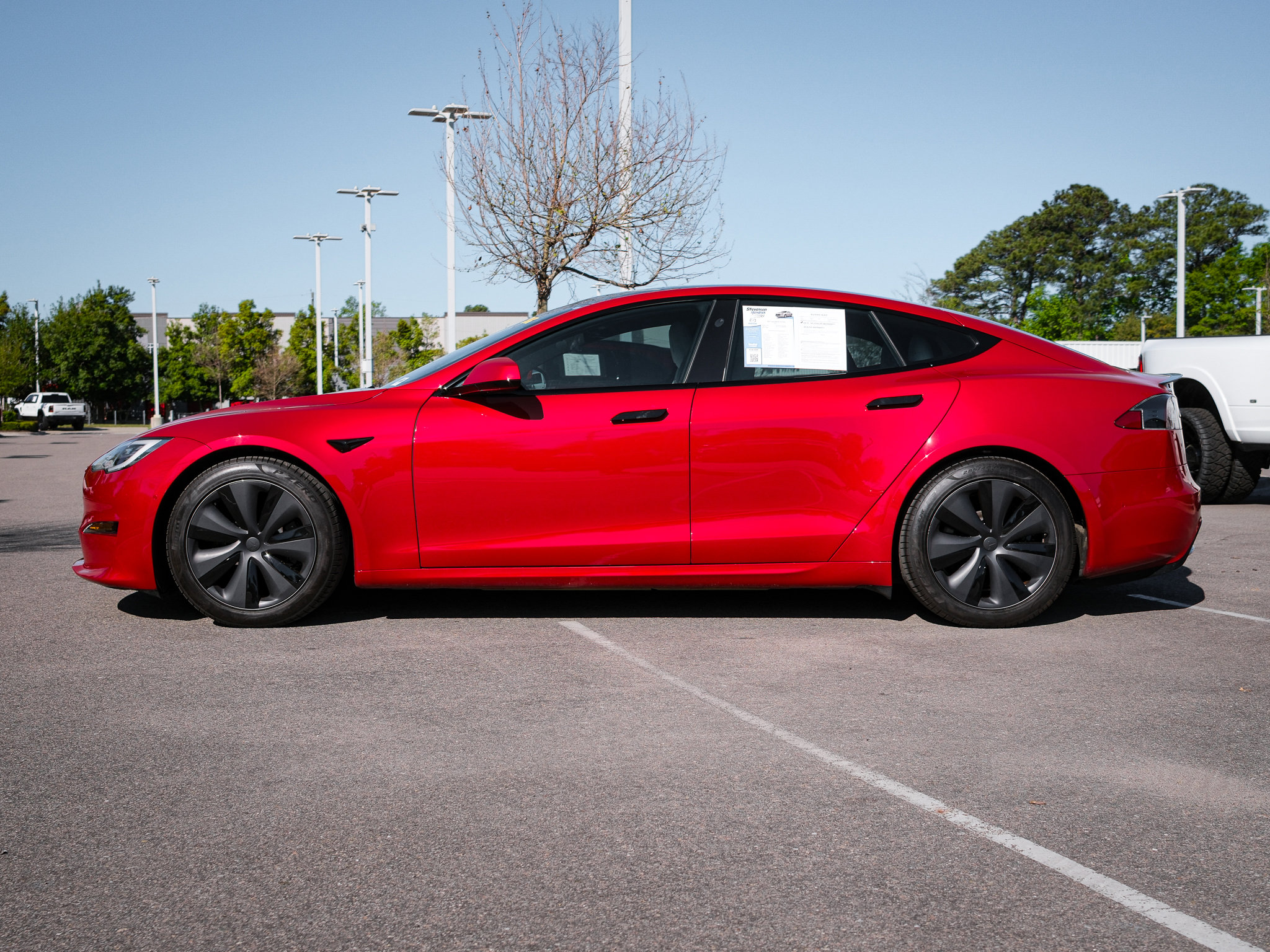 Used 2021 Tesla Model S Plaid image 7