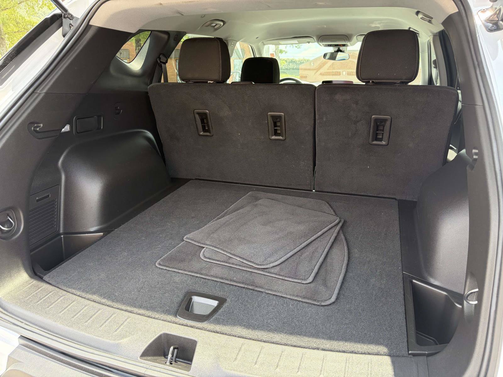 Used 2025 Chevrolet Blazer LT FWD image 29