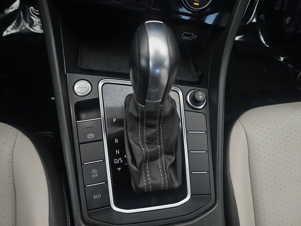 Used 2019 Volkswagen Jetta R-Line w/ R-Line Cold Weather Package image 22