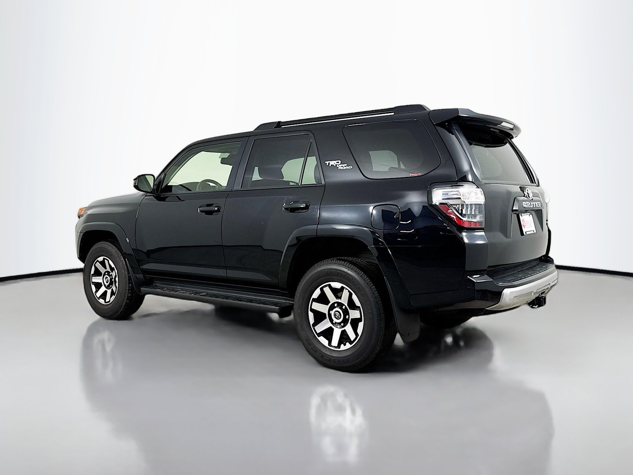 Certified 2024 Toyota 4Runner TRD Off-Road AWD/4WD image 5