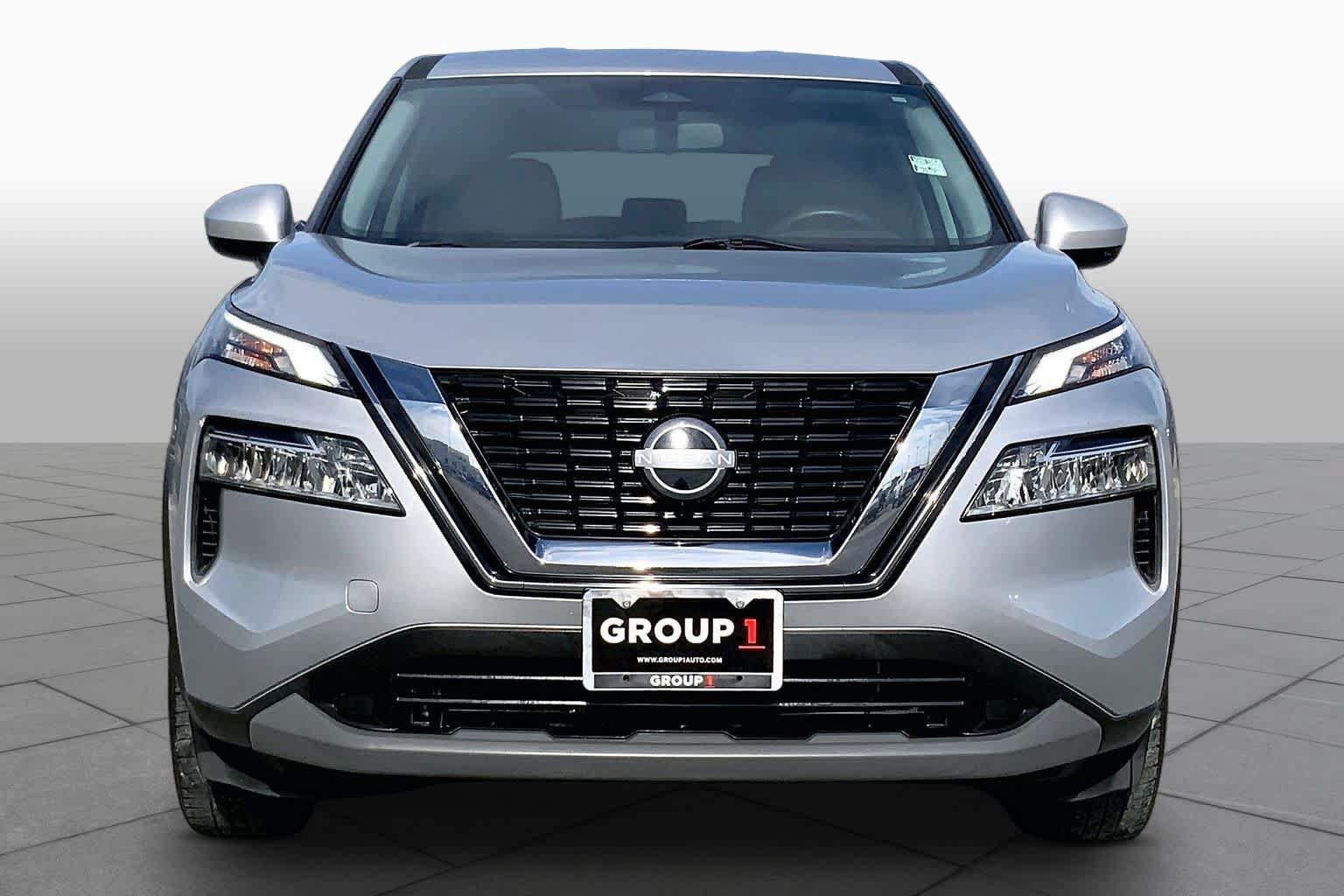 Used 2023 Nissan Rogue SV FWD image 4