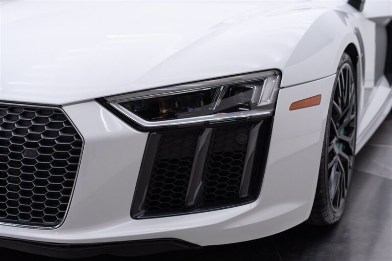 Used 2017 Audi R8 V10 AWD/4WD image 32