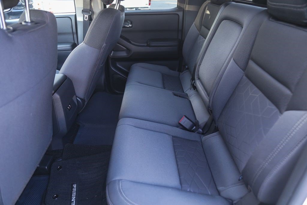 Used 2025 Nissan Frontier SV RWD image 17