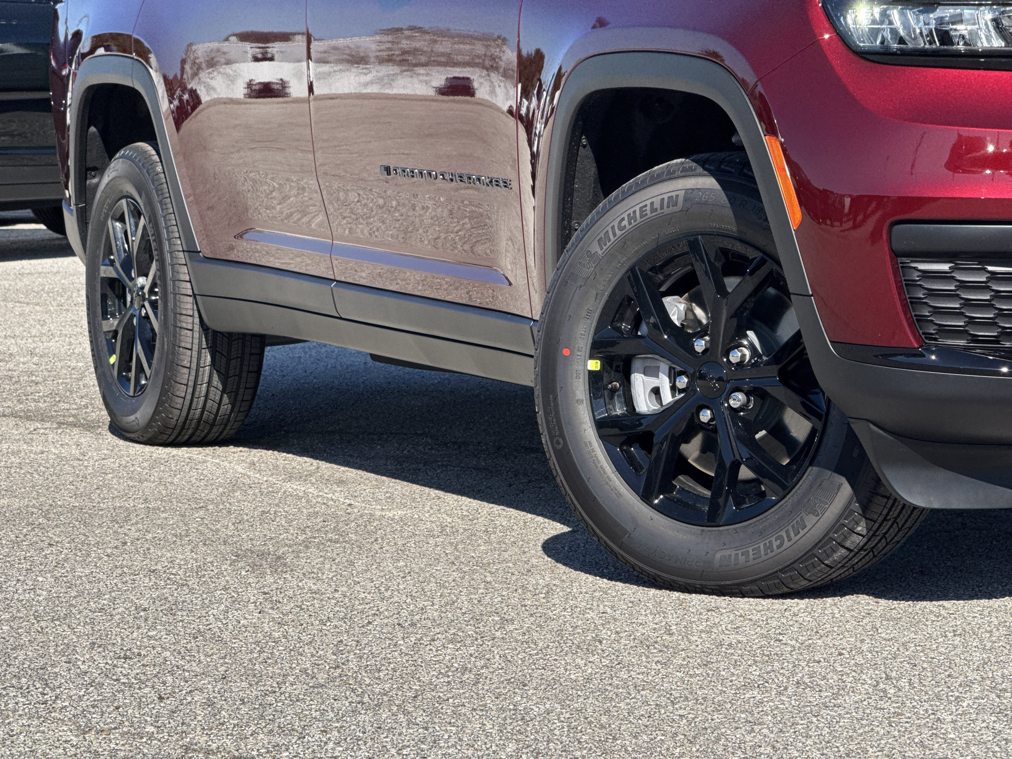 New 2025 Jeep Grand Cherokee L Altitude image 3