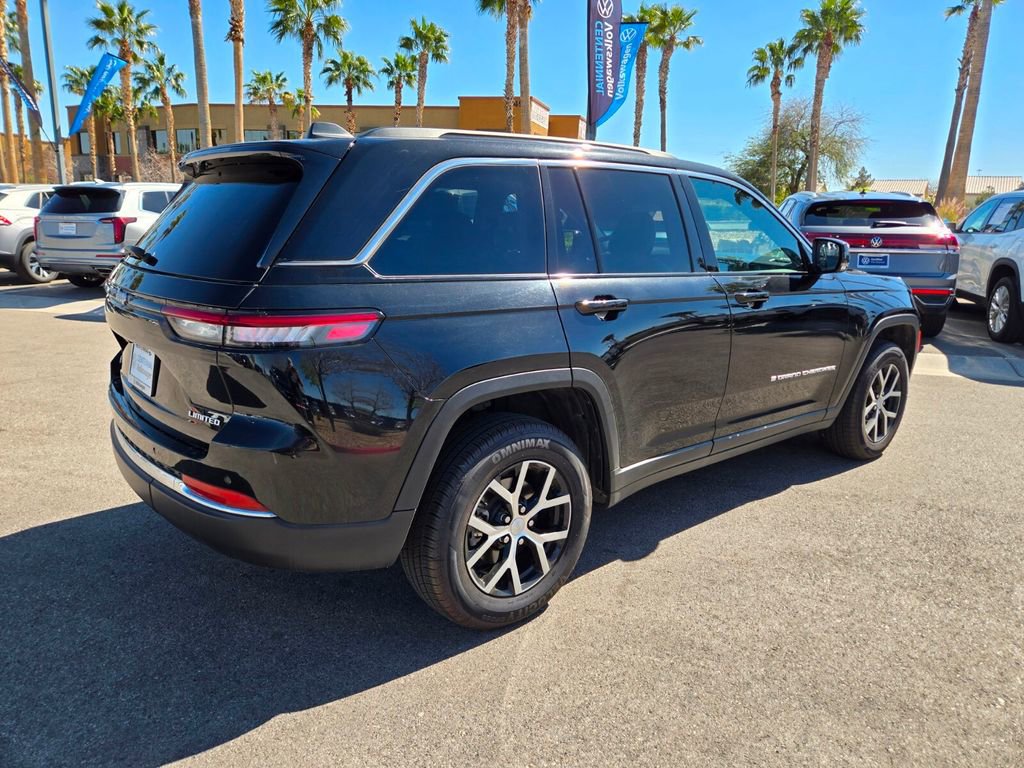 Used 2024 Jeep Grand Cherokee Limited image 5