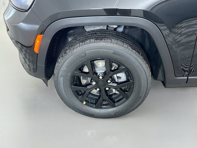 New 2025 Jeep Grand Cherokee L Altitude image 32