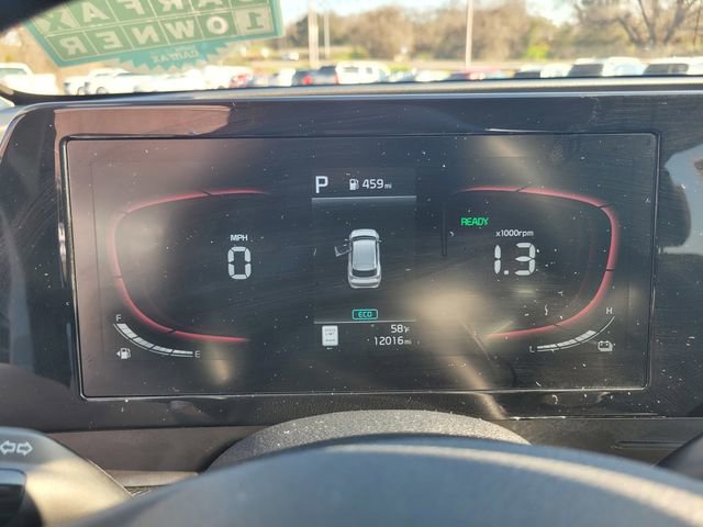 Used 2025 Kia Sportage LX image 29