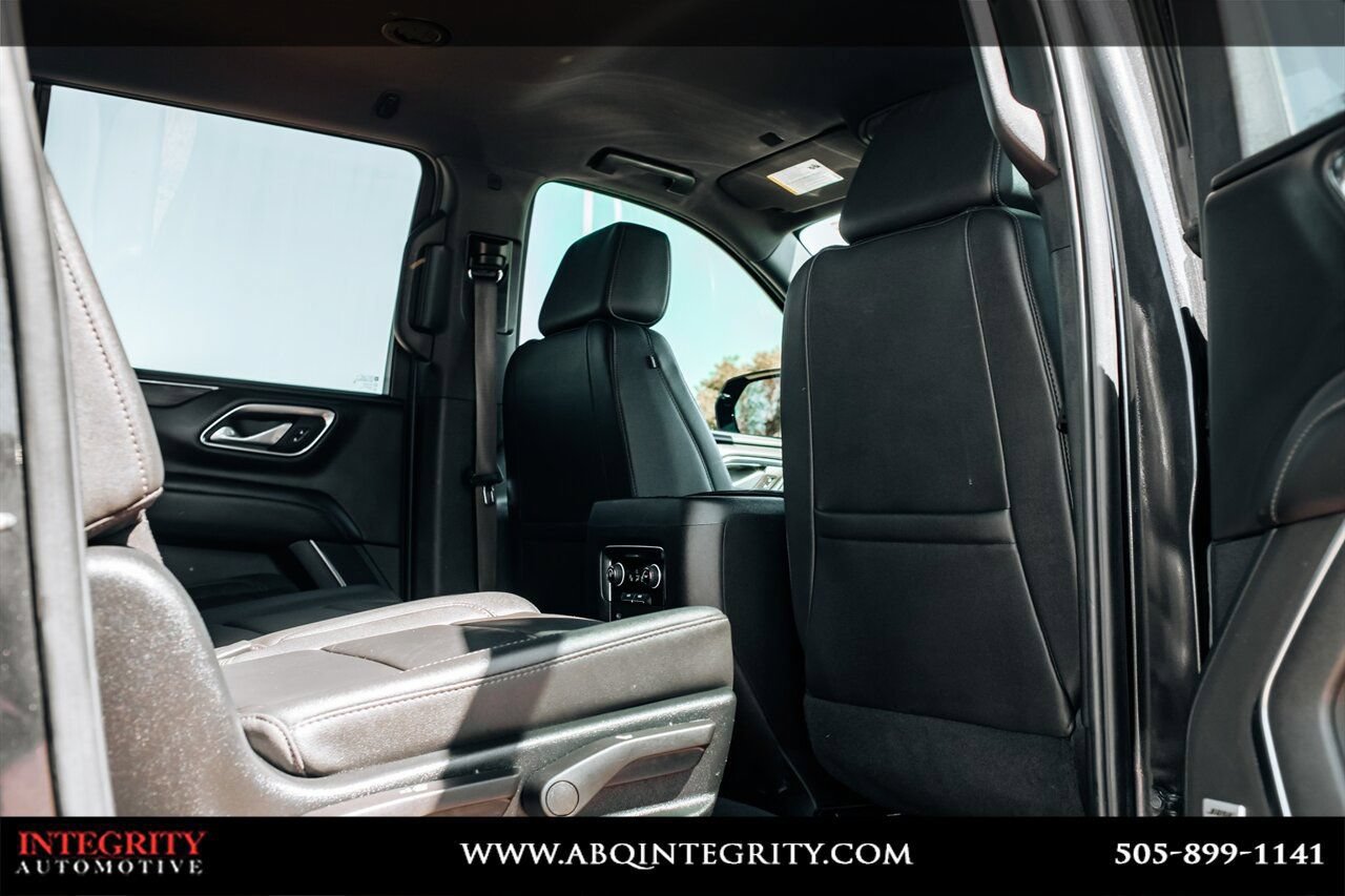 Used 2024 Chevrolet Suburban LT RWD image 48