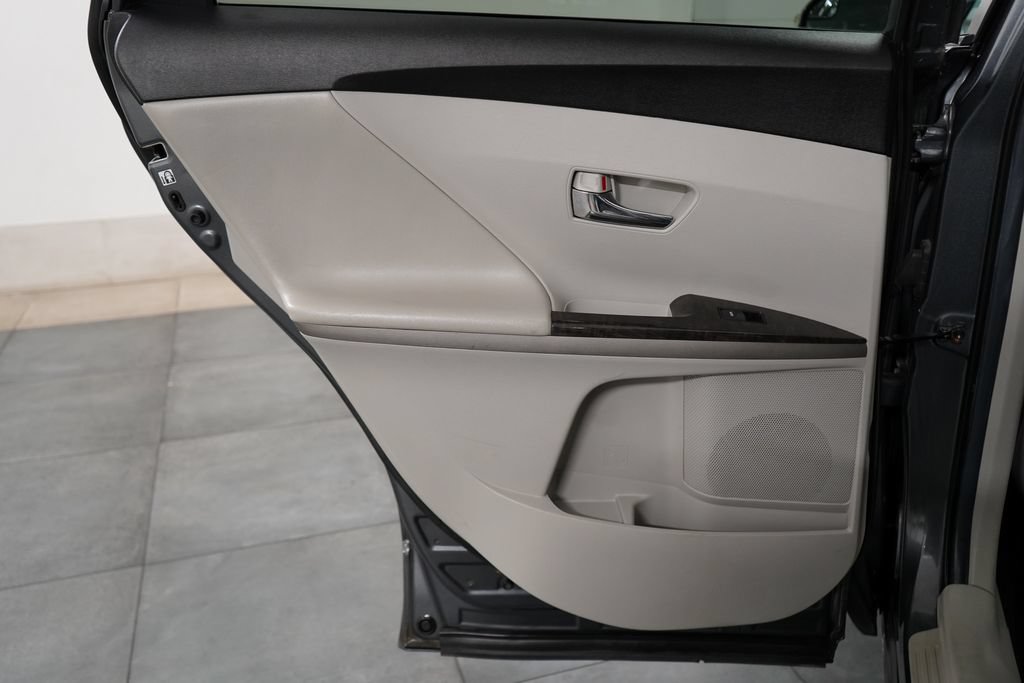 Used 2013 Toyota Venza LE FWD image 22