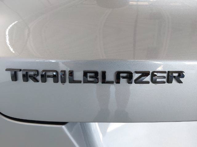 New 2026 Chevrolet TrailBlazer RS w/ Convenience Package FWD image 32