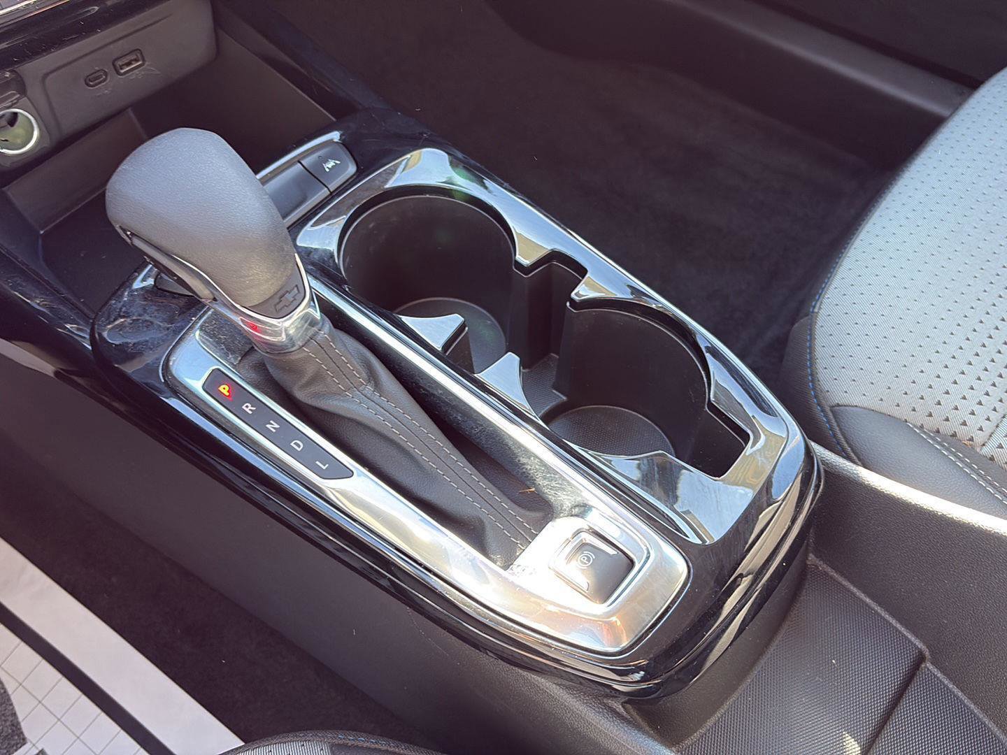 Used 2025 Chevrolet Trax LT w/ LT Convenience Package image 23