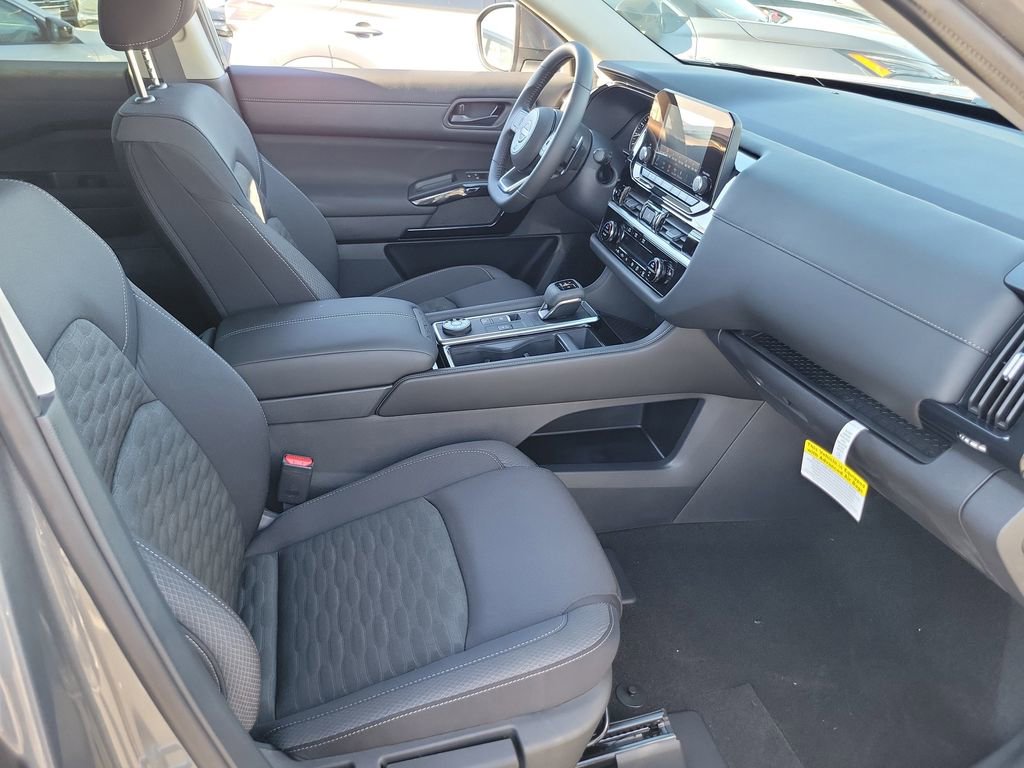 New 2025 Nissan Pathfinder SV image 17