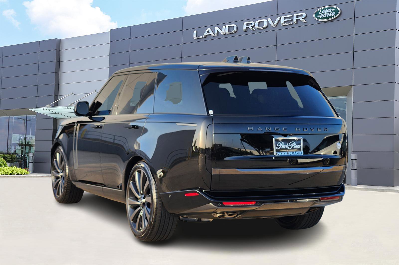 New 2025 Land Rover Range Rover SV image 4
