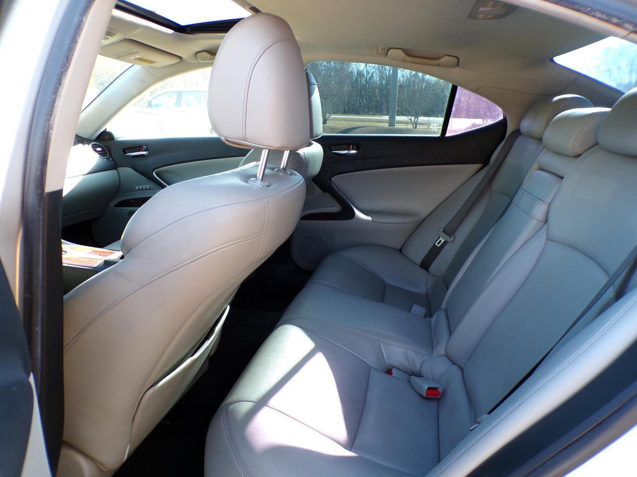 Used 2007 Lexus IS 350 RWD image 16