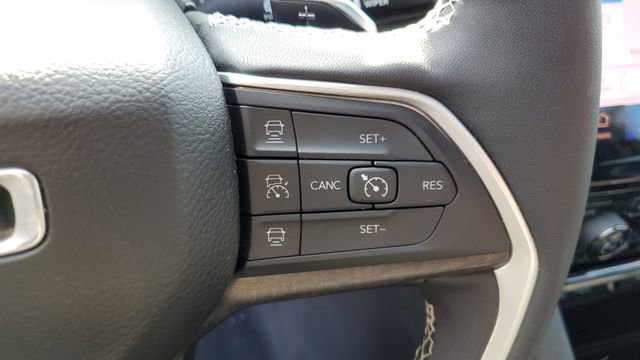 Certified 2025 Jeep Grand Cherokee Limited image 14