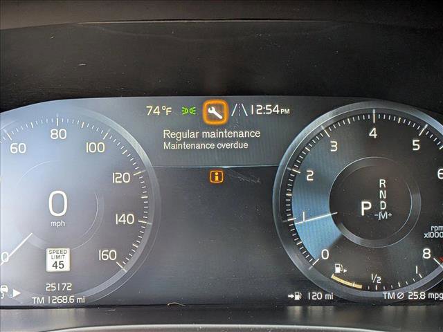 Used 2019 Volvo XC40 T5 R-Design image 9