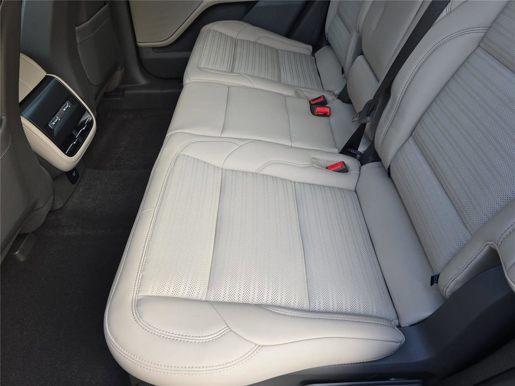 New 2025 Lincoln Nautilus Reserve image 15