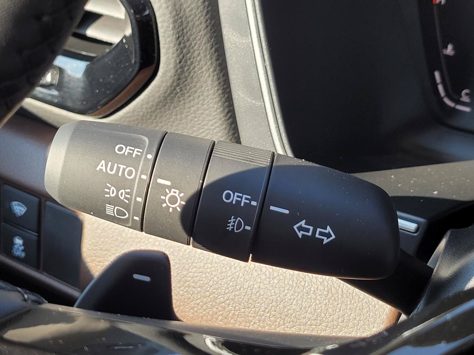 Used 2025 Honda Pilot Elite image 32