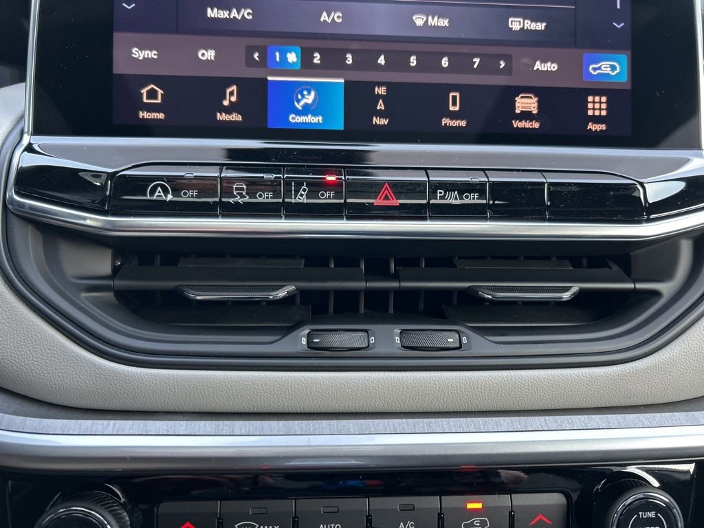 New 2026 Jeep Compass Limited w/ Sun, Sound & Navigation Group AWD/4WD image 28