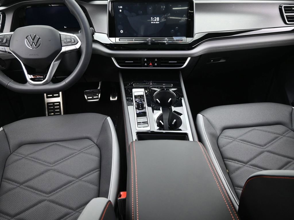 Used 2024 Volkswagen Atlas Peak Edition SE image 14