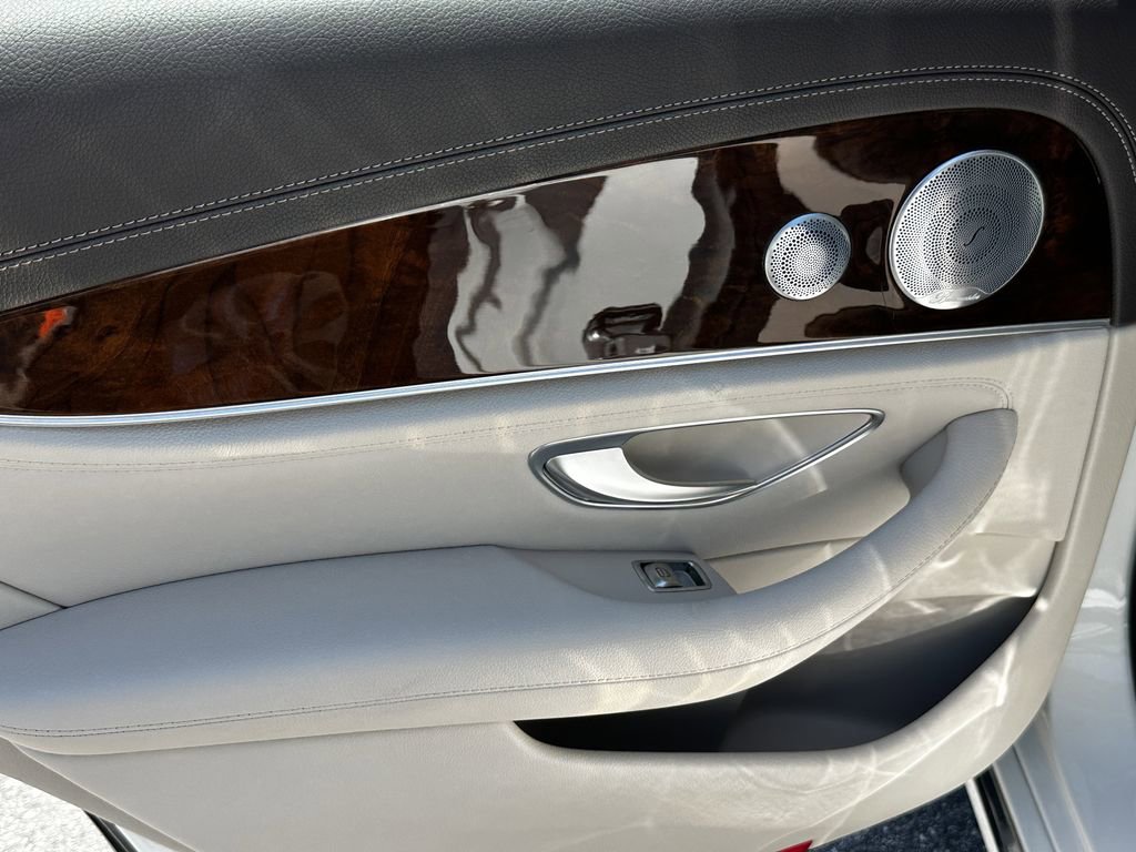 Used 2018 Mercedes-Benz E 300 image 25