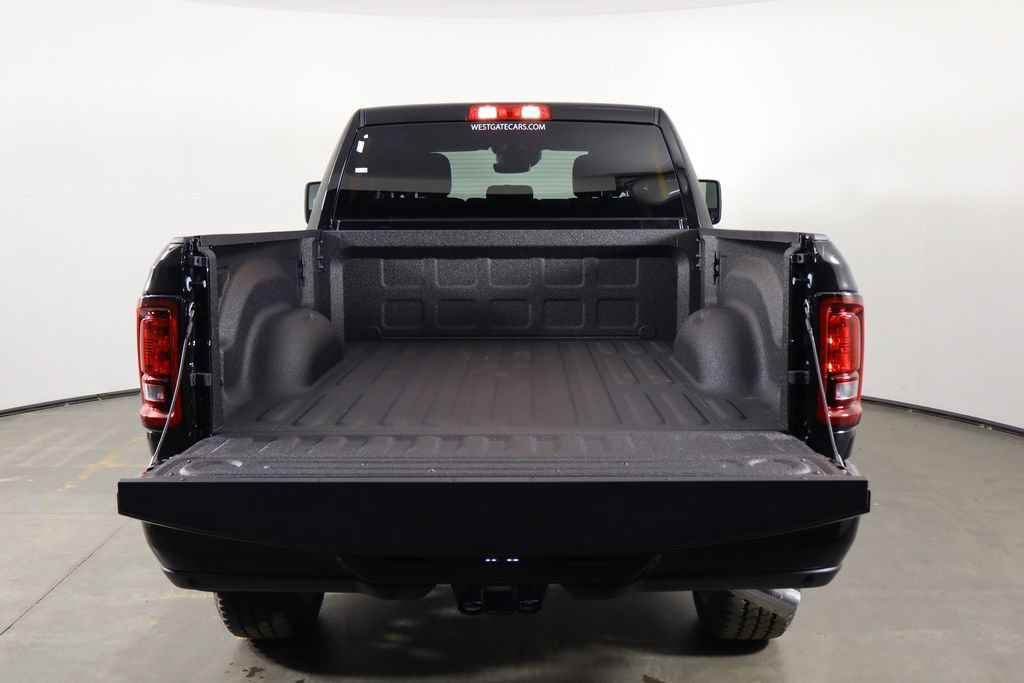 New 2026 RAM 2500 Big Horn AWD/4WD image 17